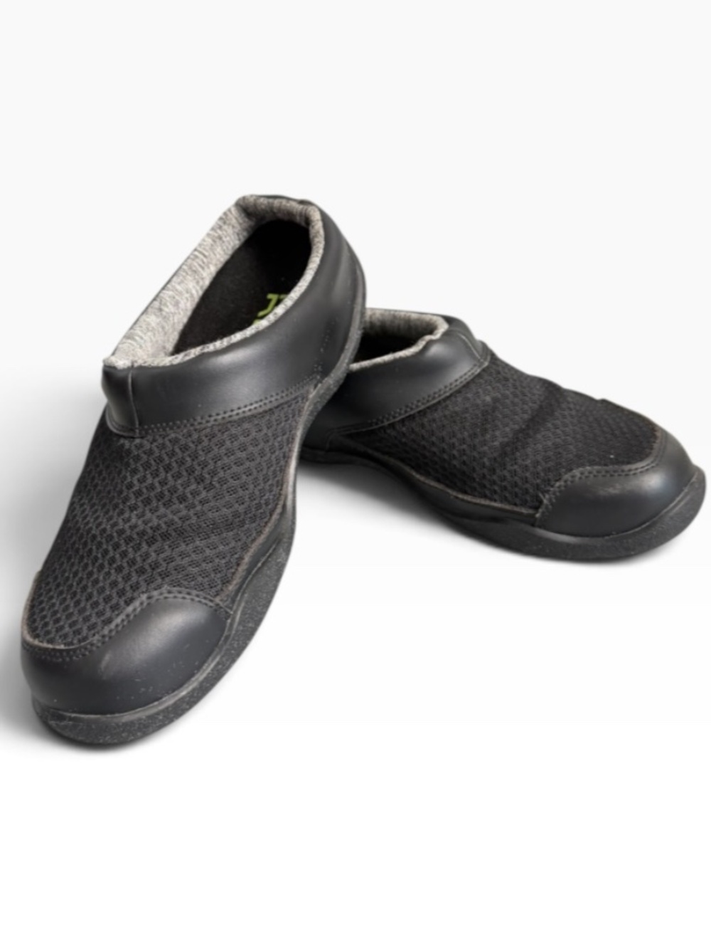 KURU Draft Women’s Size 7 Black Knit Mesh Slip On Slippers Walking Comfort Shoes
